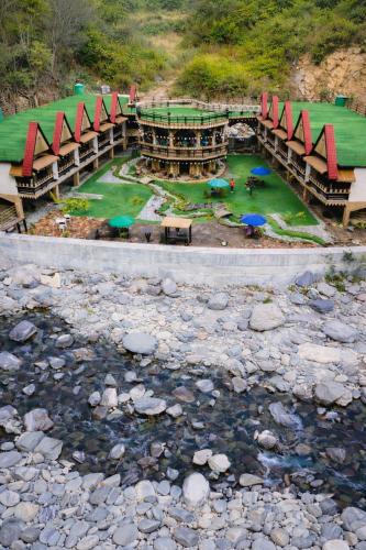 The Breeze Riverside Resort,,4 star