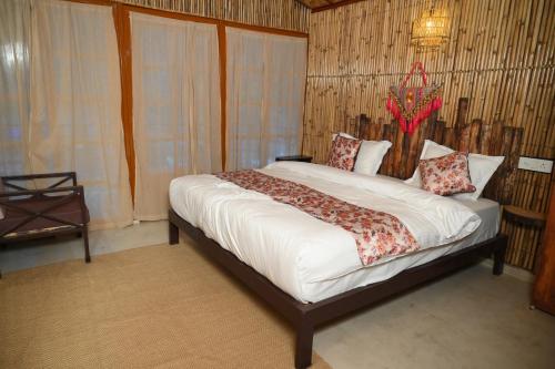 the breeze riverside resort