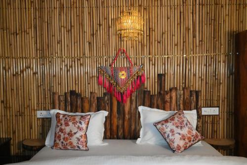 the breeze riverside resort