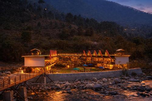 The Breeze Riverside Resort,,4 star