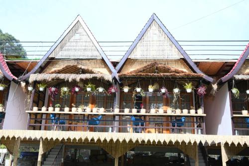 the breeze riverside resort