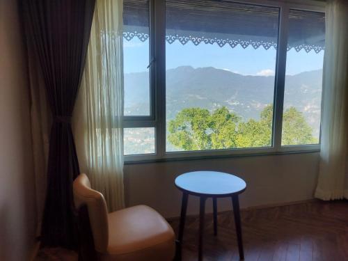 Hotel Mid Town,,3 star