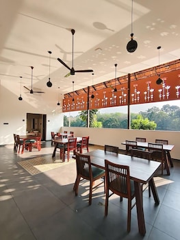 vaigayi ayurvedic resort