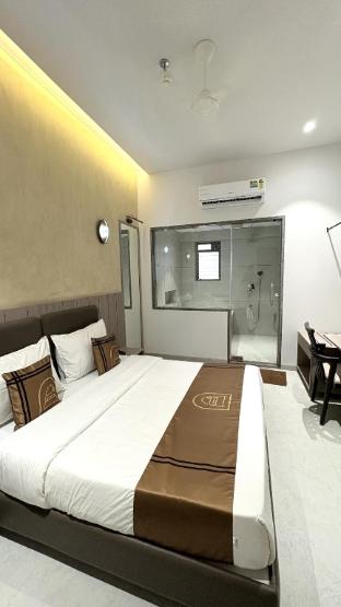 hotel unicorn althan surat