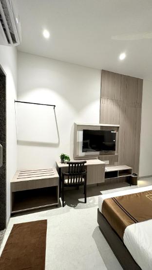 hotel unicorn althan surat