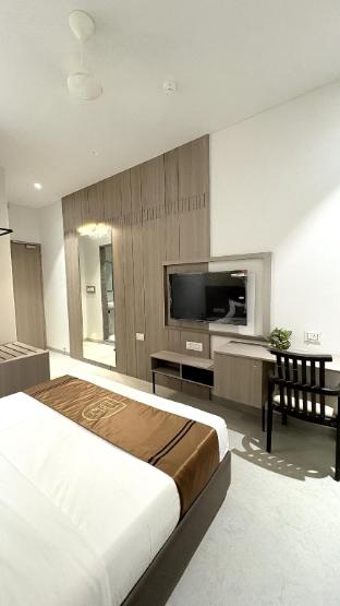 hotel unicorn althan surat