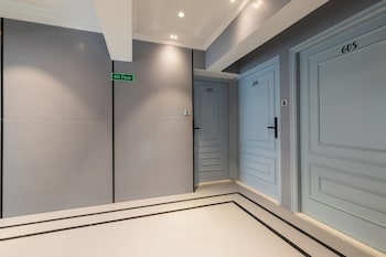 Home2 Residency Mumbai Airport,,4 star