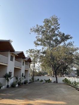 bundela woods cottage and restaurant