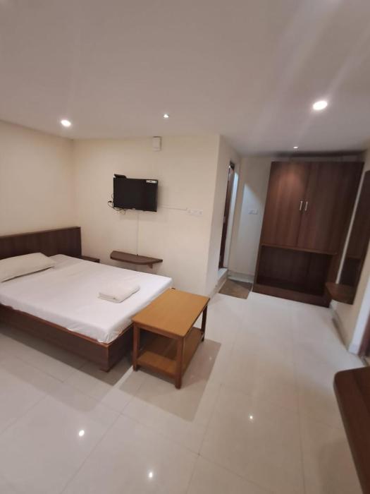 hotel chakrie residency new