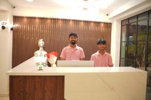 hotel flamount hitech city