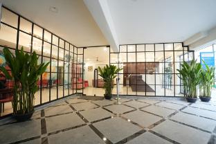 hotel flamount hitech city