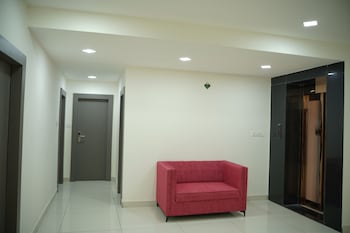 hotel flamount hitech city
