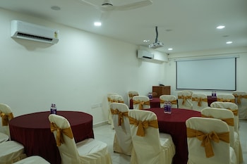 hotel flamount hitech city