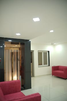 hotel flamount hitech city