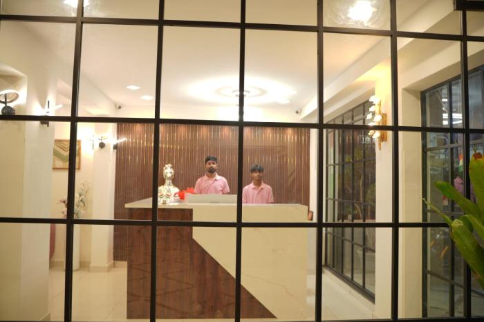 hotel flamount hitech city