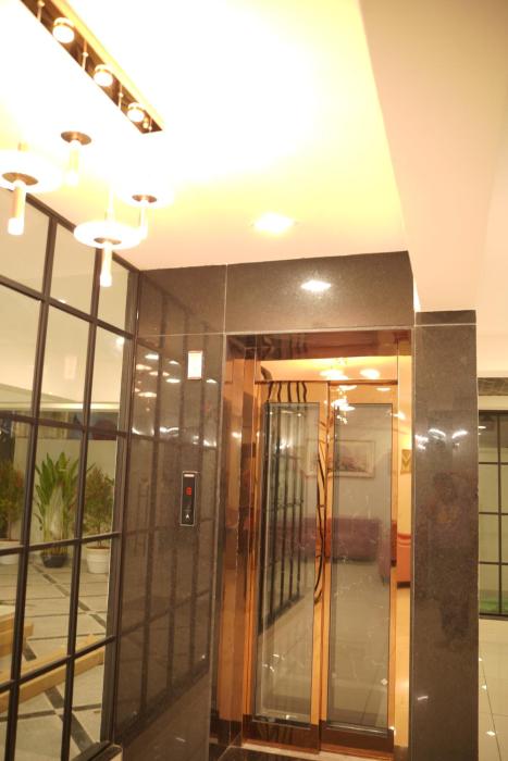 hotel flamount hitech city