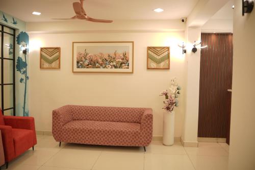 hotel flamount hitech city