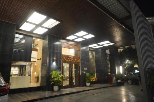 hoxton hotels and resorts