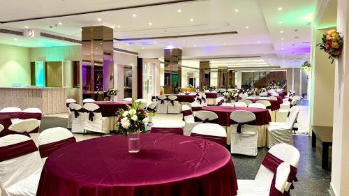 hoxton hotels and resorts