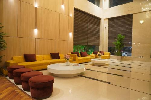 hoxton hotels and resorts