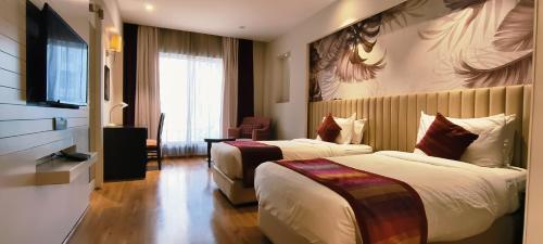 hoxton hotels and resorts