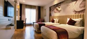 hoxton hotels and resorts