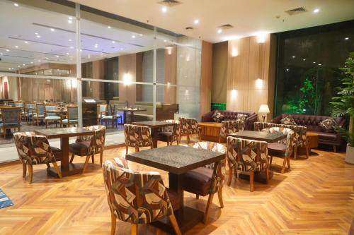 hoxton hotels and resorts