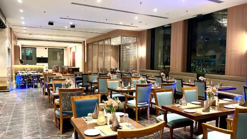 hoxton hotels and resorts