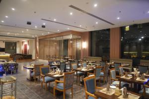 hoxton hotels and resorts