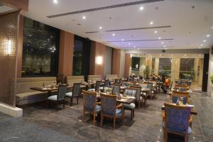 hoxton hotels and resorts