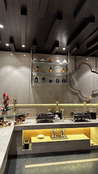 hoxton hotels and resorts