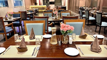 hoxton hotels and resorts