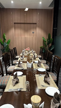 hoxton hotels and resorts