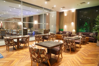 hoxton hotels and resorts