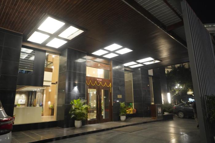 hoxton hotels and resorts