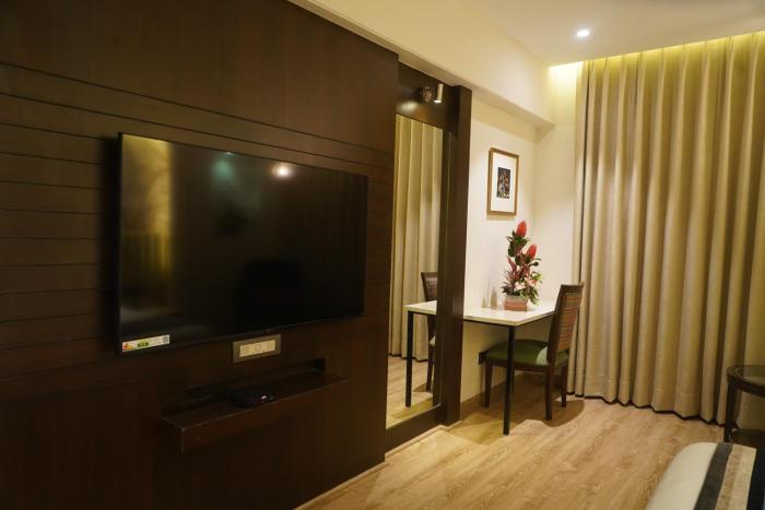 hoxton hotels and resorts