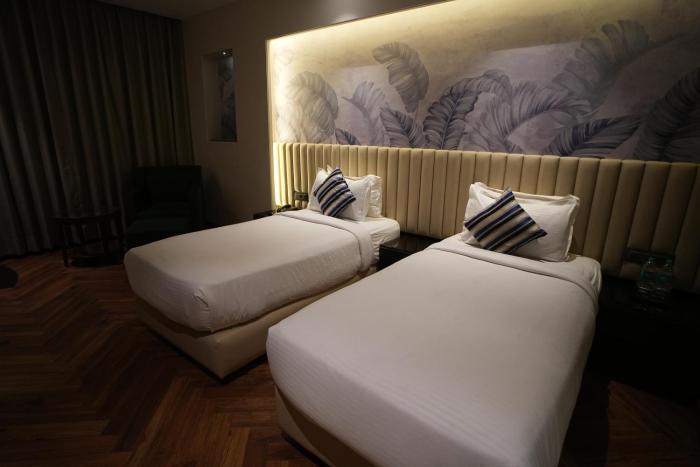 hoxton hotels and resorts