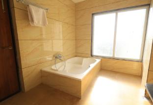 hotel lakeview resort and restro indor
