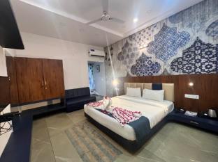 hotel lakeview resort and restro indor