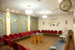 hotel lakeview resort and restro indor