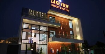 hotel lakeview resort and restro indor