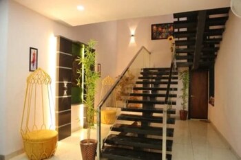 Hotel Lakeview Resort & Restro Indor,,2 star