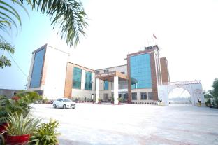 Avdhesh Palace,,2 star