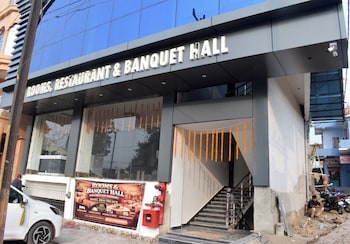 Hotel Devi Palace,,2 star