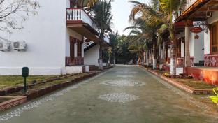 Kumudapuram Village Resort,,5 star
