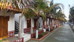 Kumudapuram Village Resort,,5 star
