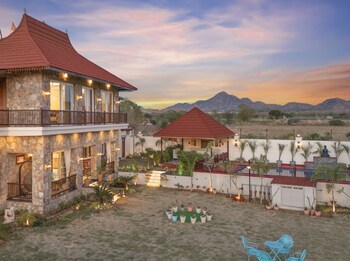 geeta bagh luxury private pool villa in pushkar