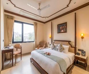 luxuria varanasi by moustache