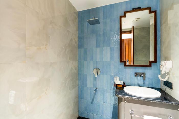 luxuria varanasi by moustache