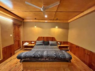 brow dipper house by humming woods